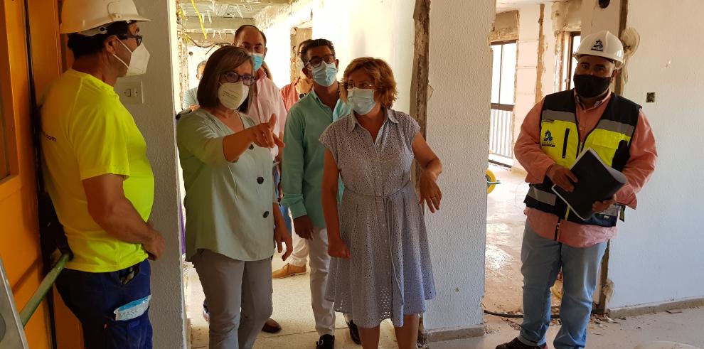 Broto, en el transcurso de su visita a la residencia de Albarracín
