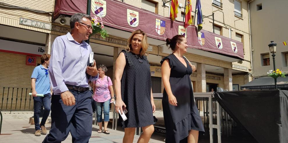 Mayte Pérez y María Goikoetxea, en la presentación del punto violeta de María de Huerva