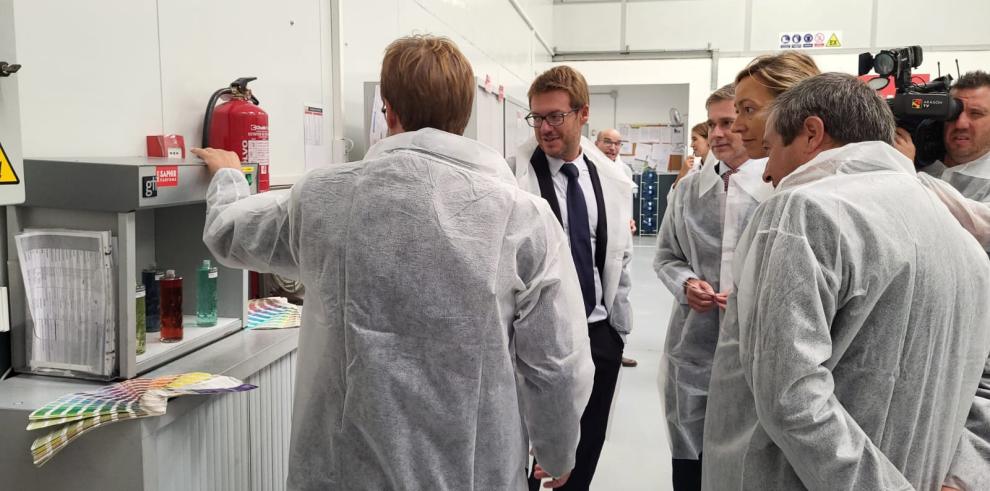 Visita de Marta Gastón a las instalaciones de Saphir Parfums