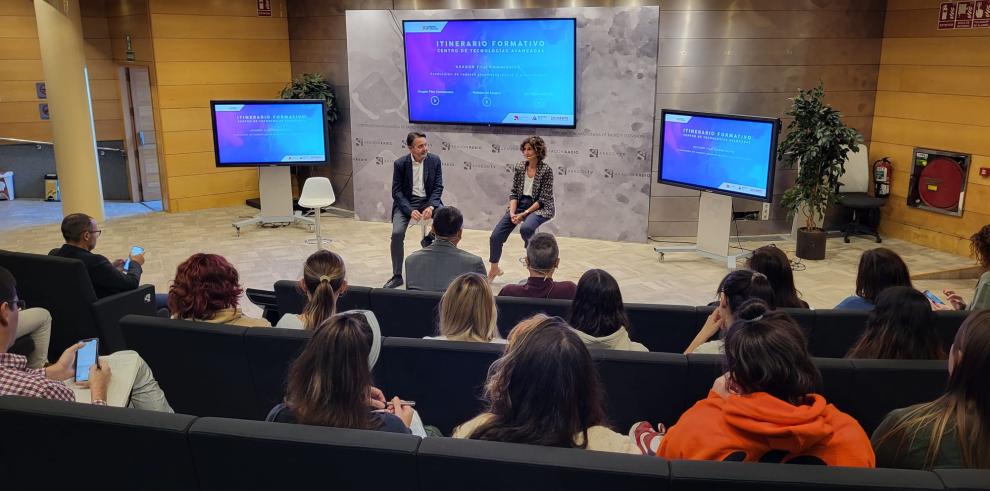 Francisco Querol (CARTV) y Elena Guinda (INAEM) durante la presentación del nuevo itinerario del CTA