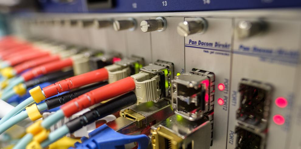 Las actuaciones incluyen el despliegue y servicio de fibra, así como la instalación de redes inalámbricas o cableadas de última generación