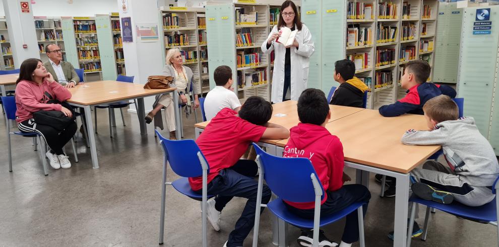 Alumnado del CEIP Cantín y Gamboa en la Biblioteca Pública de Zaragoza