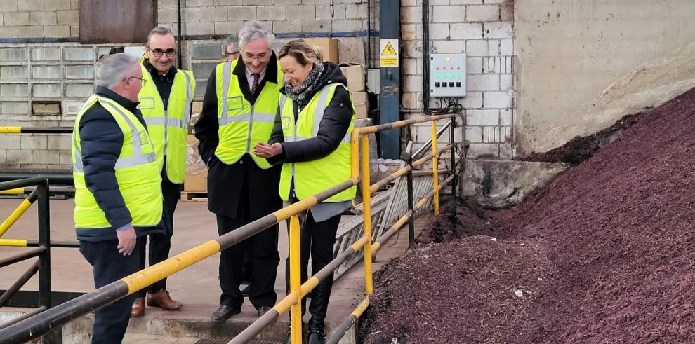 Gastón y Olona en la visita a Destilerías San Valero en Cariñena