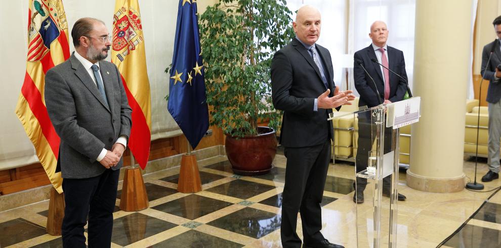 Lambán mantiene un encuentro con la empresa Entity Internacional Aerospace Coating LTD