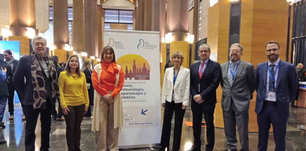 La consejera de Sanidad, Sira Repollés, ha inaugurado hoy la XXXII Reunión Nacional de los Grupos de Litiasis y de Endourología, Laparoscopia y Robótica,