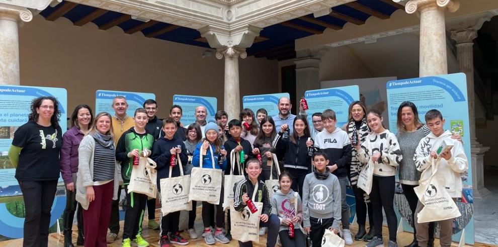 Gamarra y Bayona en la inauguración en el claustro del Obispado de Teruel.