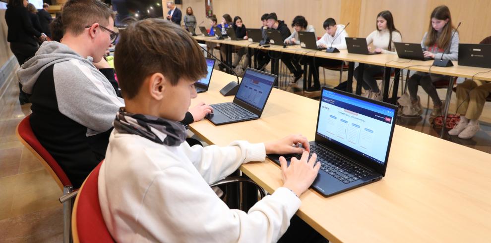 Alumnado aragonés participa en un proyecto de inteligencia colectiva