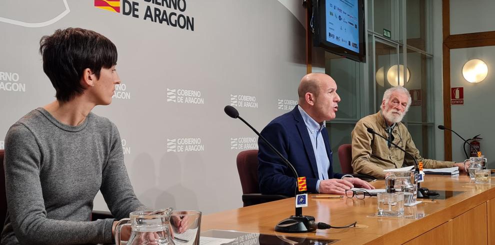 Elena Cano (izquierda), Carlos Gamarra (centro) y  John Vijgen (derecha).