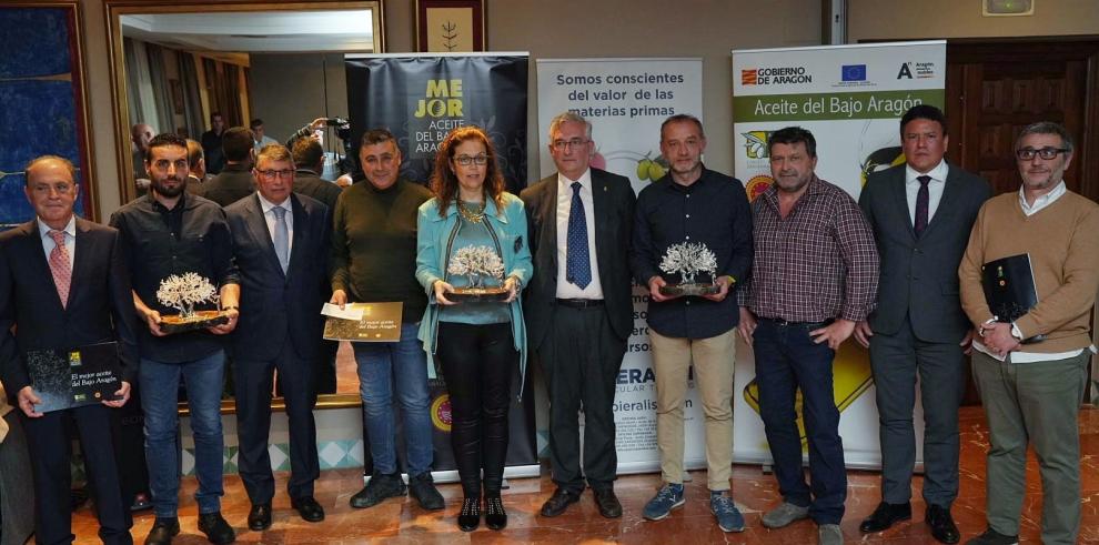 Foto de familia con todos los premiados.