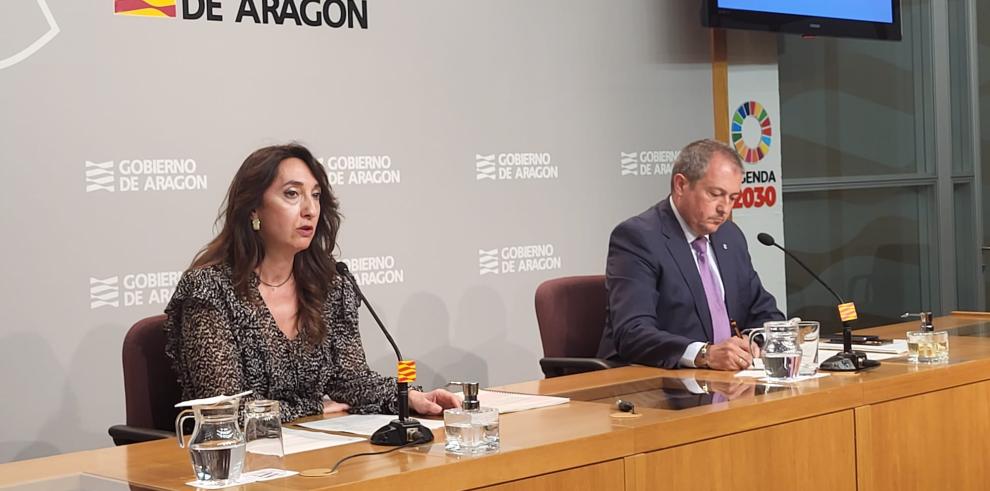 Soledad de la Puente y Luis Lanaspa en la presentación de la Encuesta Aragonesa de Condiciones Laborales