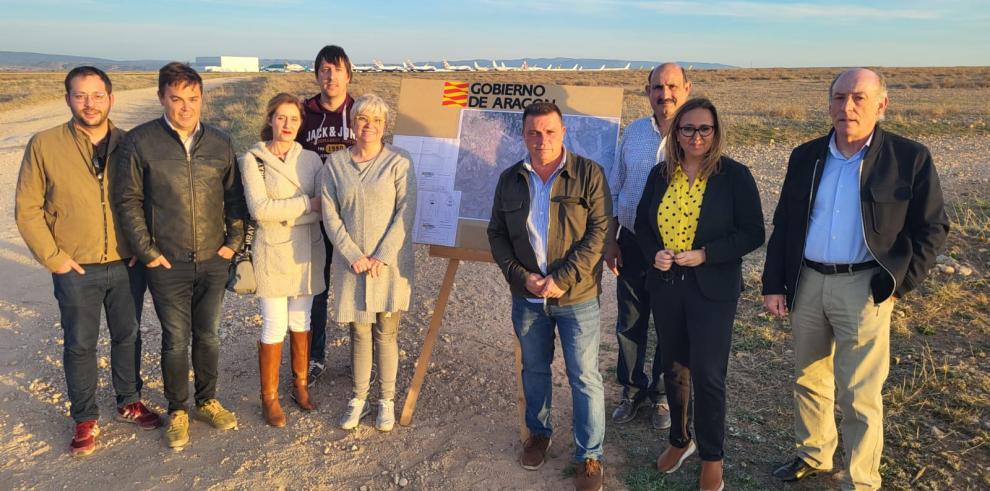Mayte Pérez visita la futura vía de acceso entre Cella y el aeropuerto de Teruel