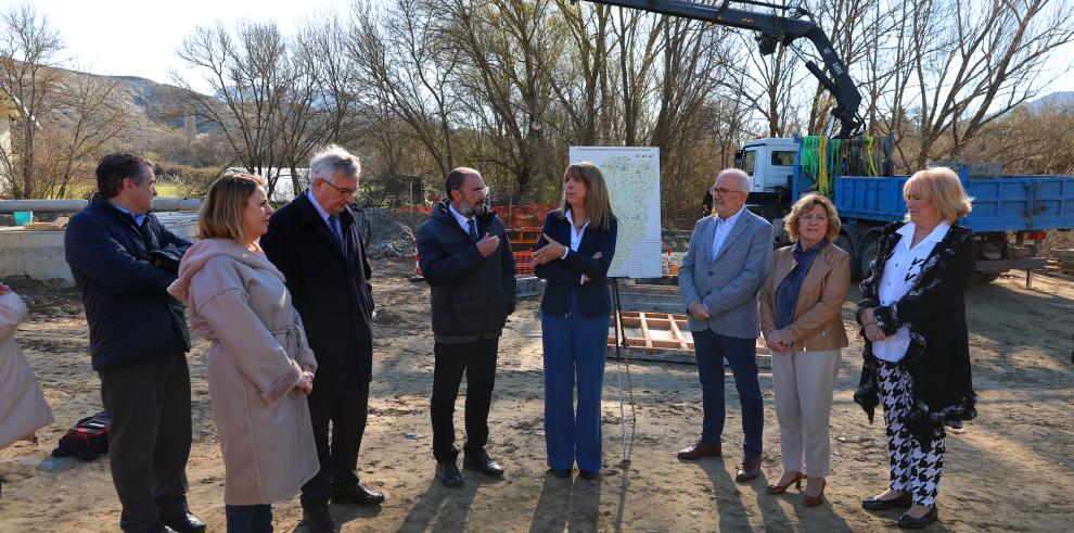 Lambán visita las obras de la depuradora en la zona de Sabiñánigo y presenta el plan de depuración