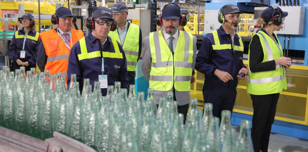 Lambán visita la empresa Verallia Spain