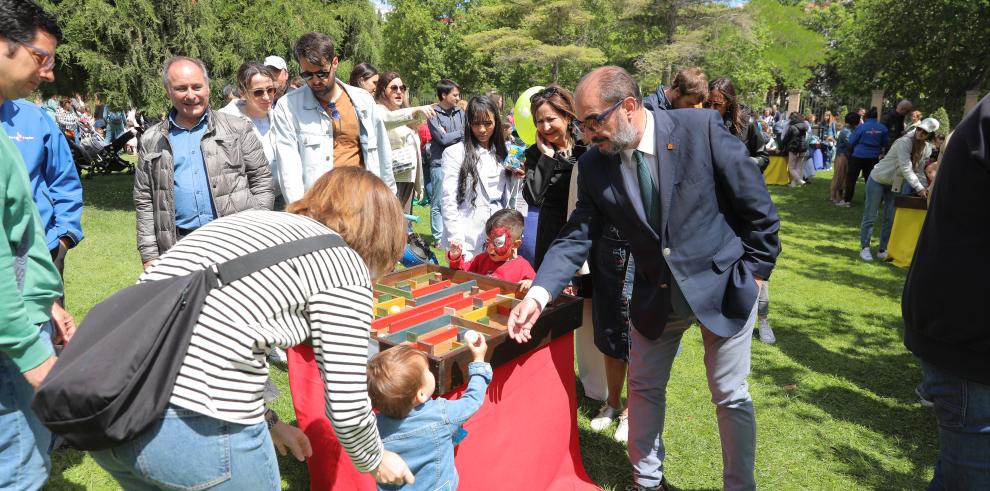 Lambán participa en la celebración del Día Internacional de las familias