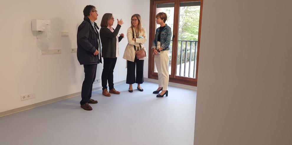 Noeia Carbó visita las unidades de convivencia de la Residencia de Albarracín