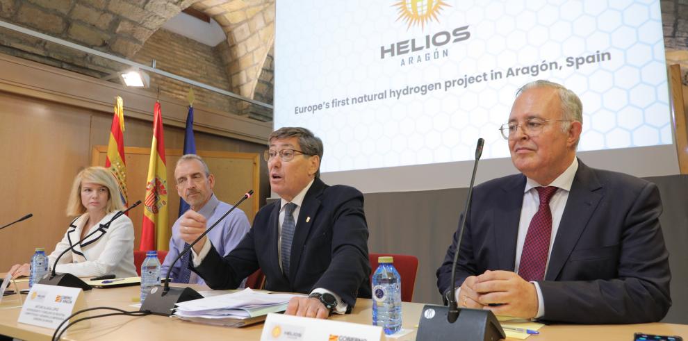 Aliaga asiste a la presentación del Proyecto Hidrógeno Natural Monzón