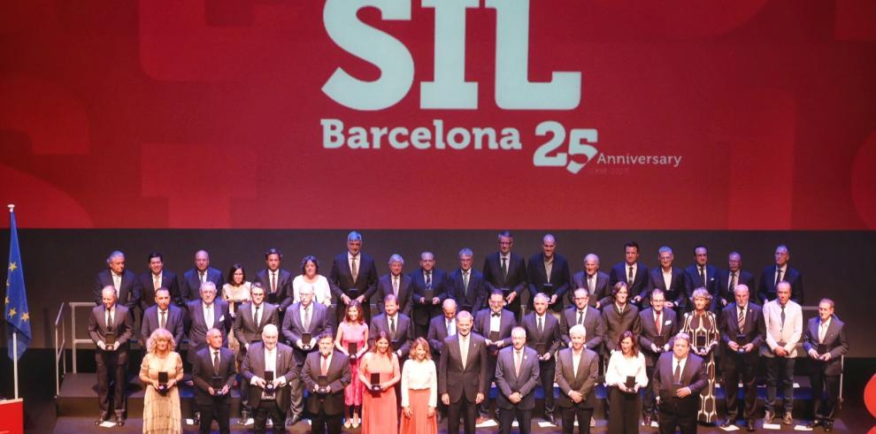 Foto de familia en "La Nit de la Logística", previa al SIL, donde fue premiada APL