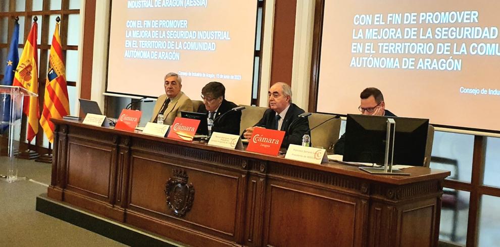 Presentación convenio Gobierno de Aragón y AESSIA