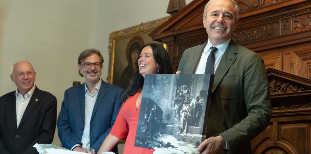 Visita institucional de Jorge Azcón al Ayuntamiento de Huesca y a la Delegación Territorial del Gobierno