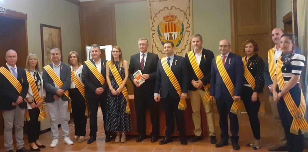 Blasco visita el Ayuntamiento de Alcañiz