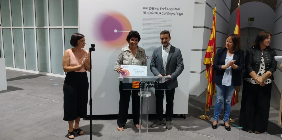 El director general de Comercio, Ferias y Artesania del Gobierno de Aragón,Javier Camo, ha entregado el premio CERCO