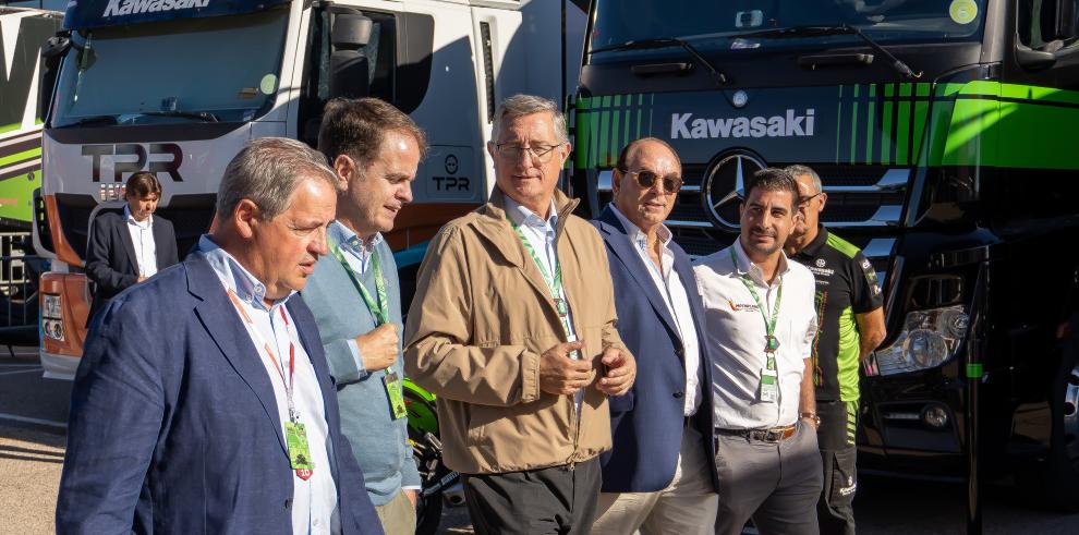 Blasco, junto a Bermúdez de Castro y otros representantes institucionales.