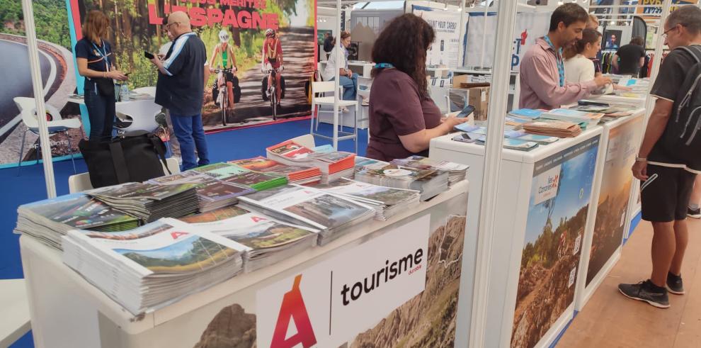 Stand de Aragón en la feria de referencia de cicloturismo en Europa.