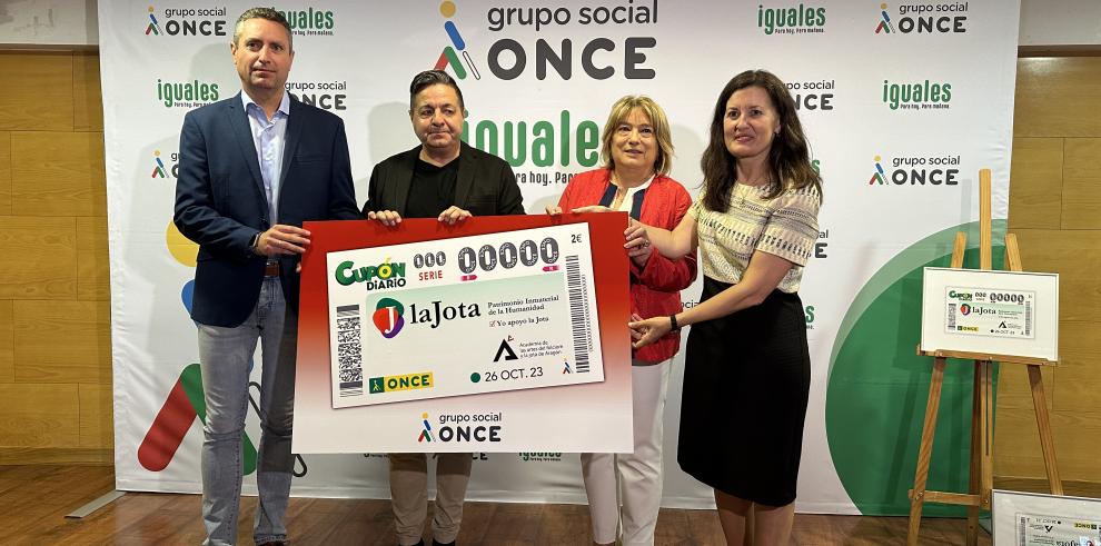 La consejera de Presidencia, Interior y Cultura, Tomasa Hernández, ha participado hoy en la presentación del cupón de la ONCE dedicado a la Jota.