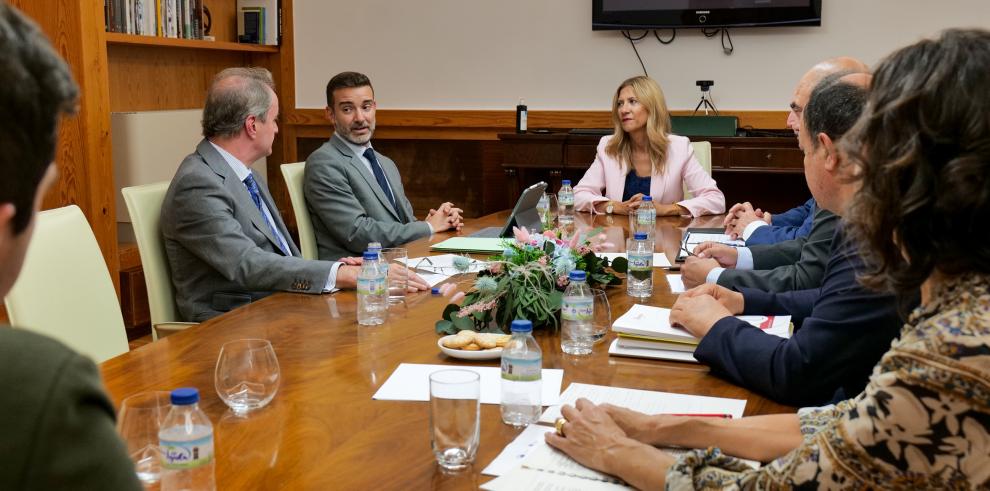 Se trata de la primera reunión conjunta entre la vicepresidenta y los responsables camerales