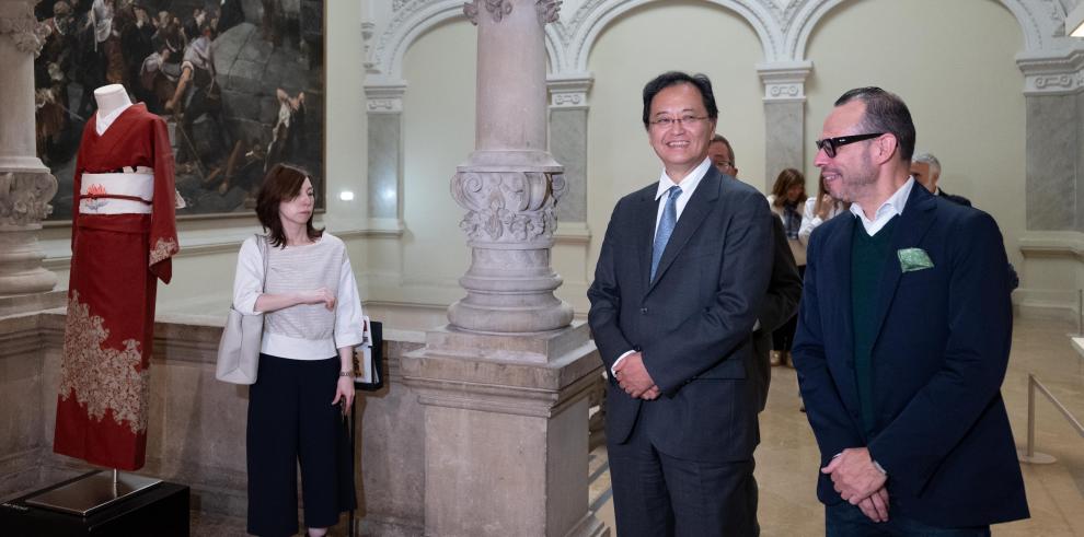 Visita del embajador de Japón en España al Museo de Zaragoza