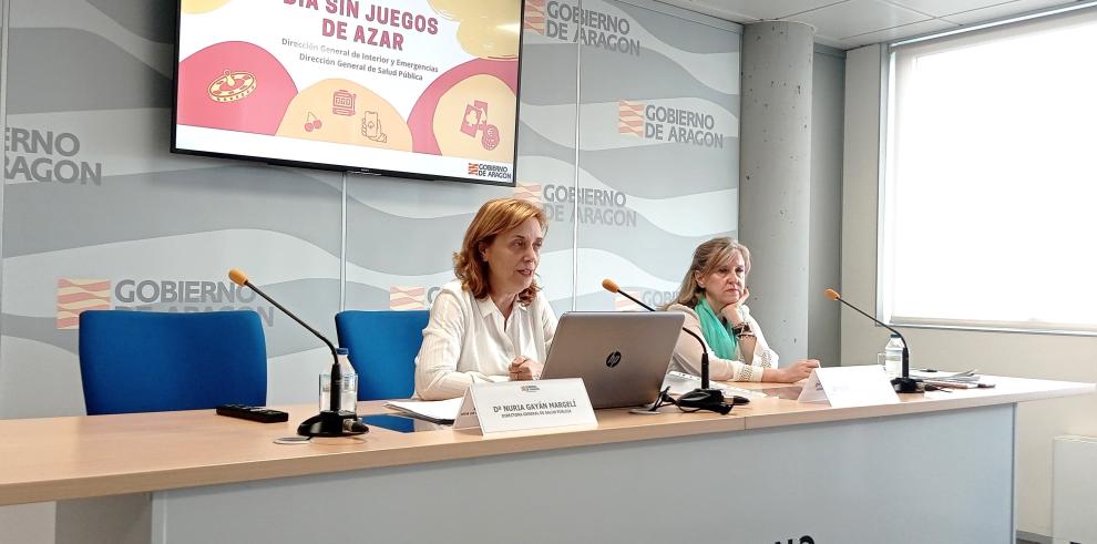 La directora general de Salud Pública, Nuria Gayán, en primer plano, con la jefa de Prevención y Promoción de la Salud, Begoña Adiego