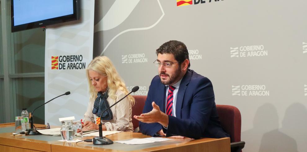 Alejandro Nolasco y Esmeralda Pastor, en sala de prensa