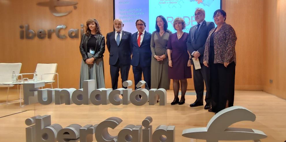 Este miércoles la consejera Susín ha inaugurado el acto de ARADE, en el que han presentado su guía de atención centrada en la persona