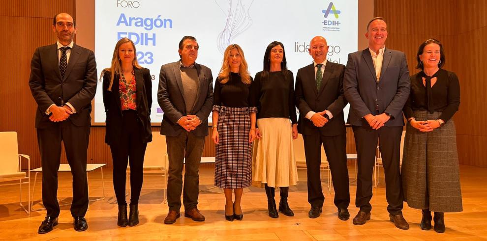 La vicepresidenta del Gobierno ha subrayado la importancia de apostar por la digitalización