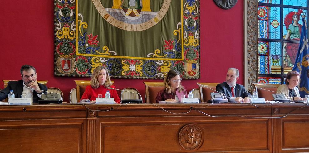 El acto conmemorativo se ha celebrado en la Sala Paraninfo ante un centenar de invitados.