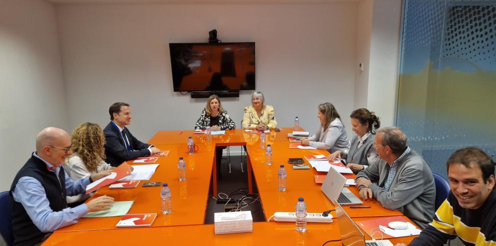 El patronato de ARAID se ha reunido esta mañana presidido por la consejera de Educación, Ciencia y Universidades.