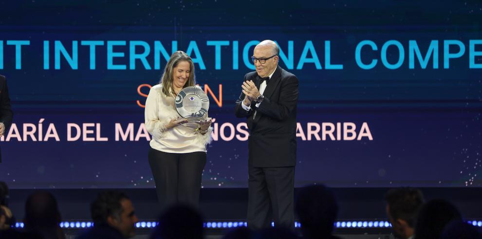 La directora general de Promoción Industrial e Innovación, Mar Paños, recibió el premio en Liverpool