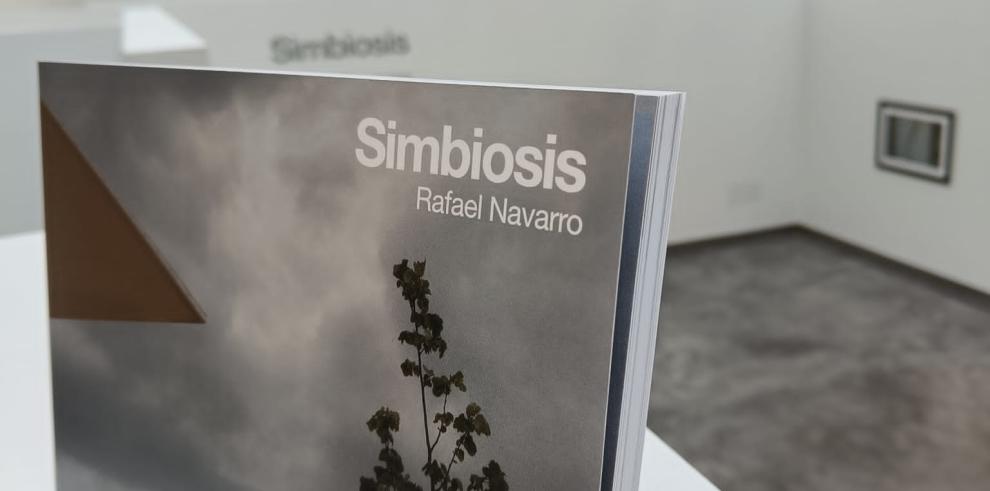 El CDAN presenta el catálogo de su exposición ‘Simbiosis. Rafael Navarro’.