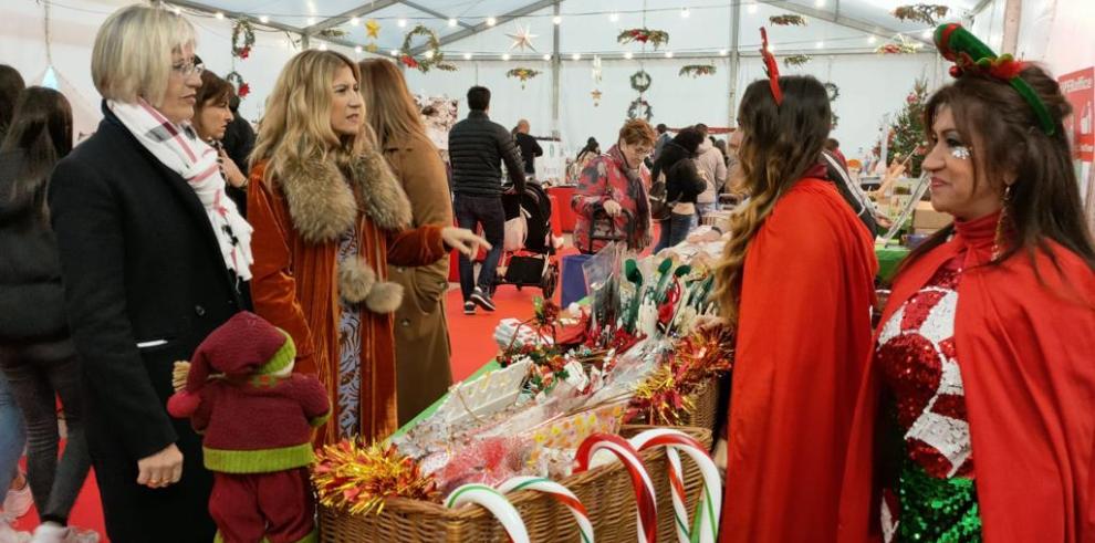Mar Vaquero ha inaugurado este viernes la Feria de Navidad de Utebo