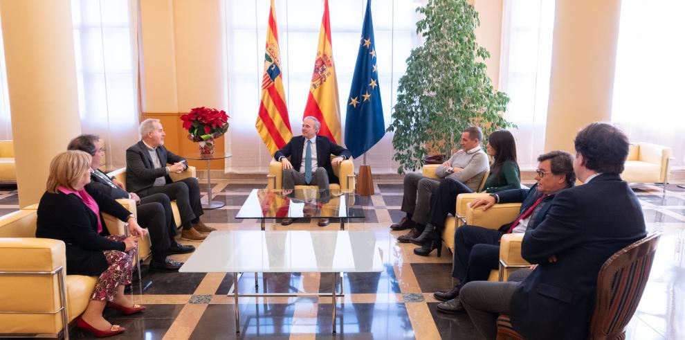 Un momento del encuentro entre Jorge Azcón y Jorge Mas en el Pignatelli.