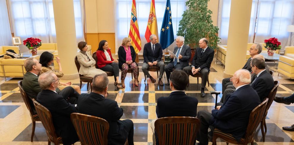 El presidente de Aragón, Jorge Azcón, ha recibido esta tarde a los miembros de la Comisión Aragonesa de Derecho Civil.