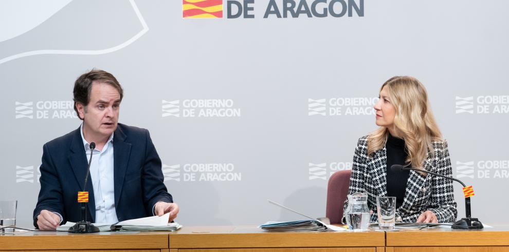 Mar Vaquero y Roberto Bermúdez de Castro, informa sobre los asuntos aprobados en el Consejo de Gobierno