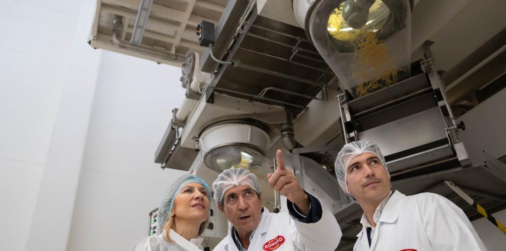 Mar Vaquero visita la fábrica de Pastas Romero