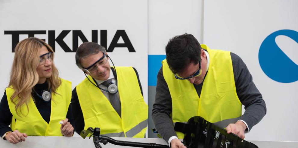 Mar Vaquero visita la planta que la empresa Teknia tiene en la localidad zaragozana de Pedrola