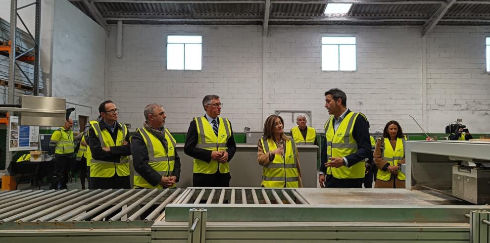 El consejero Blasco ha visitado la planta junto a la directora general de Calidad Ambiental. María Martínez.