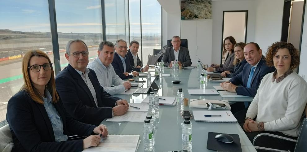 El consejero de Medio Ambiente y Turismo, Manuel Blasco, ha presidido el consejo de administración de Motorland.