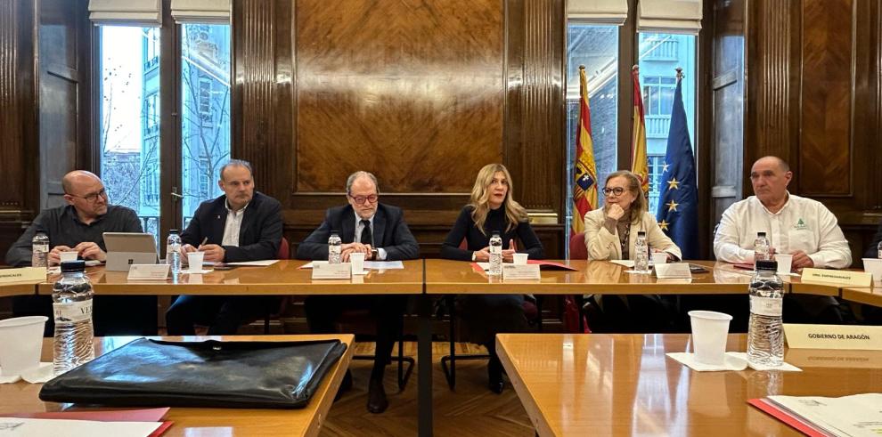 Mar Vaquero ha presidido este jueves el pleno del CESA en compañía de su presidente, Juan García Blasco