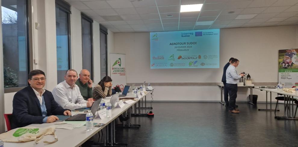 El director general de Medio Natural, Alfonso Calvo, ha participado en la reunión de lanzamiento de este proyecto.