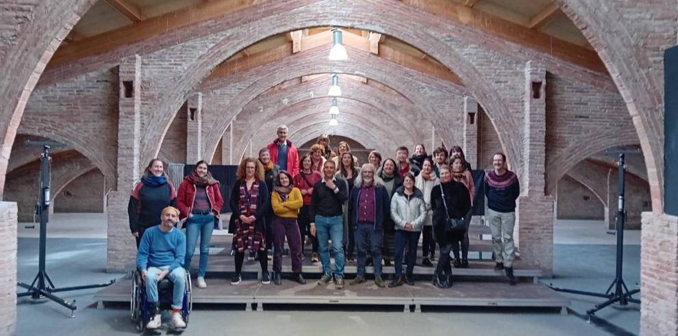 Representantes del proyecto Eko Pirineos de Circo, en la sede de El Canal de Salt donde se han reunido esta semana.