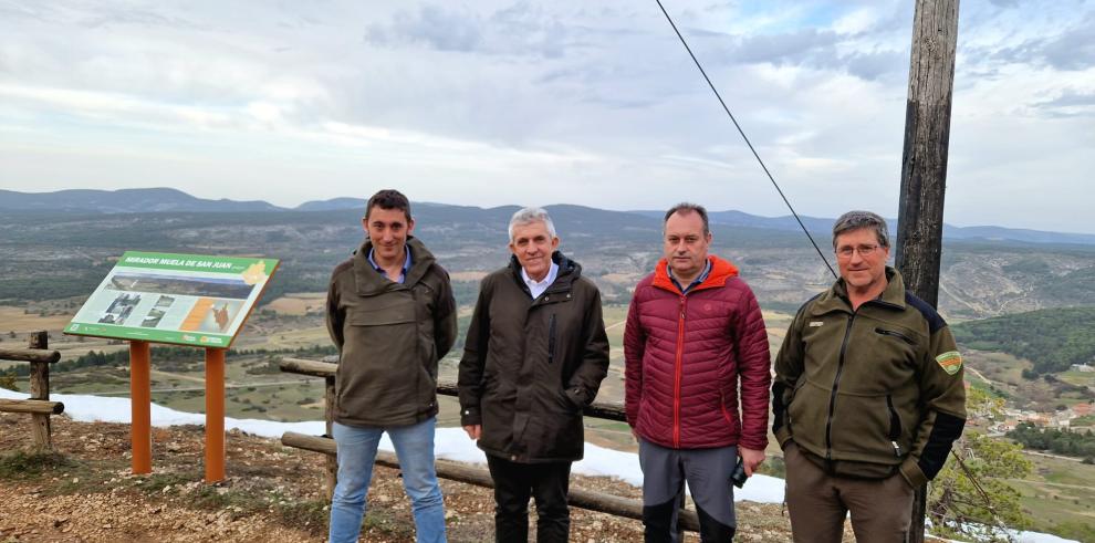 El consejero Samper y el director general de Caza y Pesca visitan la Reserva de Caza de Montes Universales
